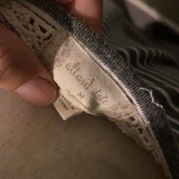 Altar’d state top - Picture 3 of 4